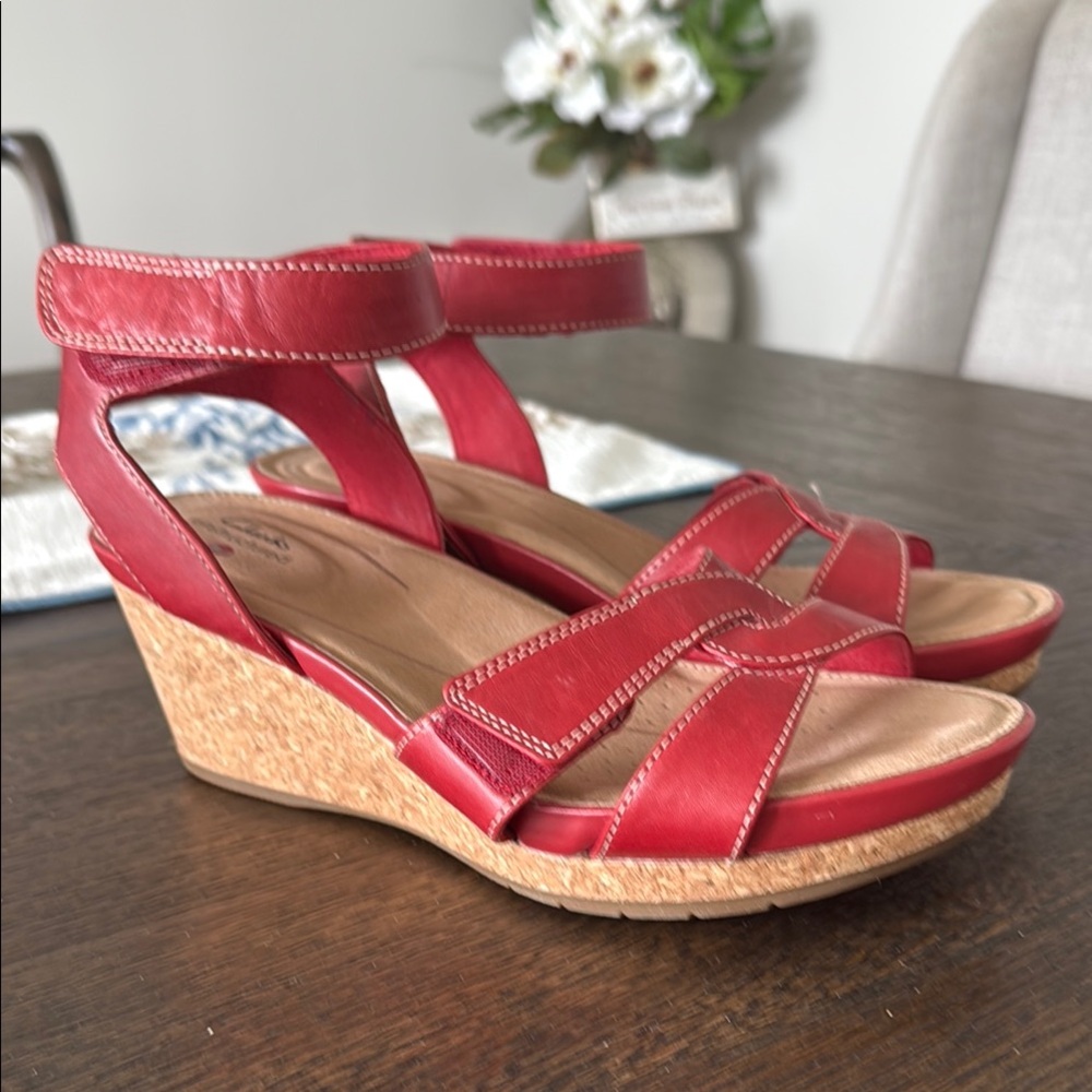 Clarks Women's Vibrant Red Sandals - Picture 2 of 5